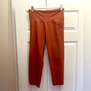 Old Navy Active Peach Leggings w/pockets sz L
